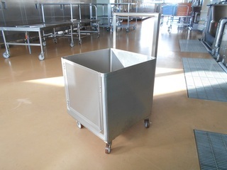 移動受槽の写真