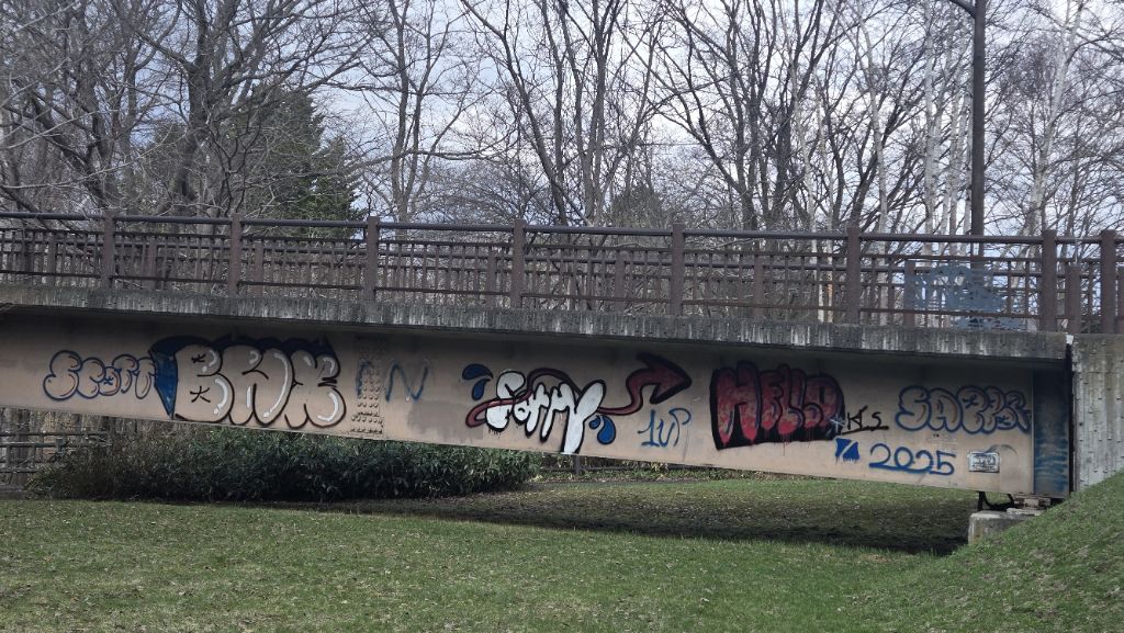 おはよう橋の落書き(おもてがわ)