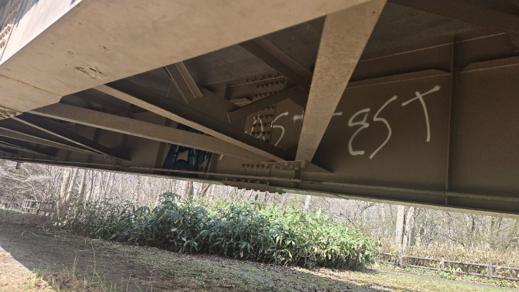 おはよう橋の落書き(うらがわ)