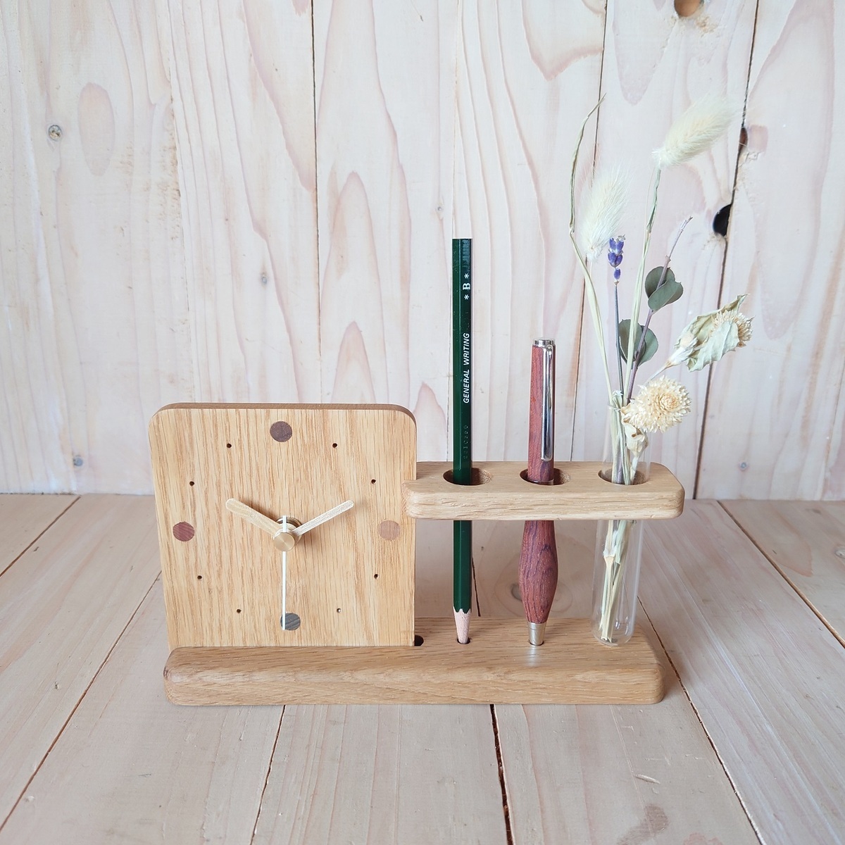 ペン立てイメージ写真