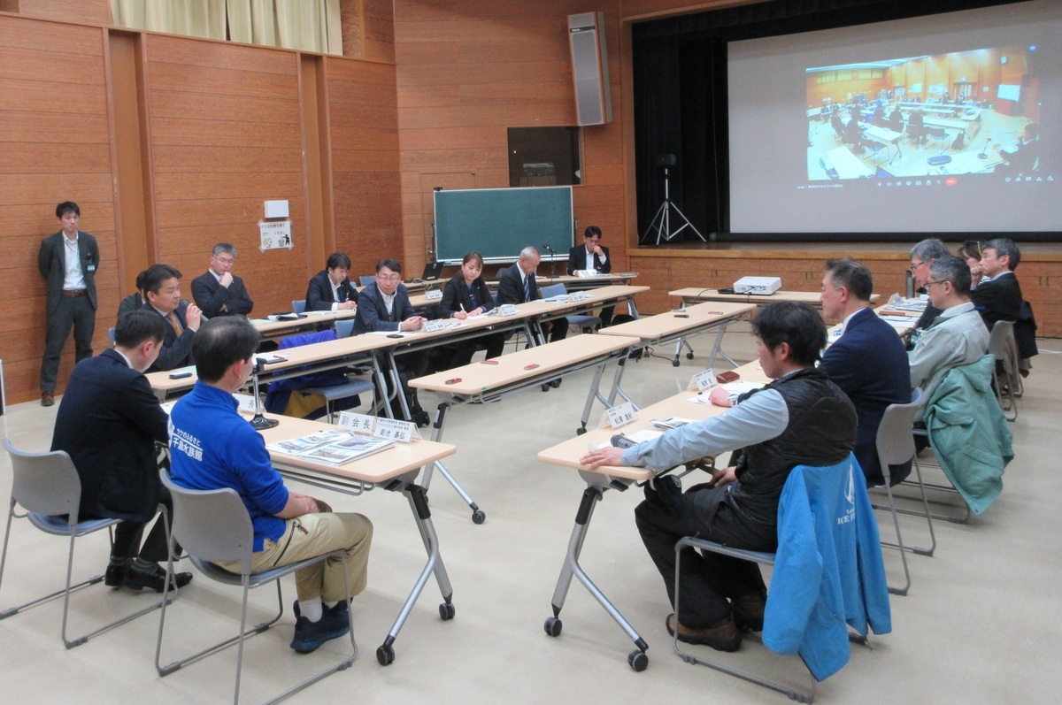 写真 検討会のようす6