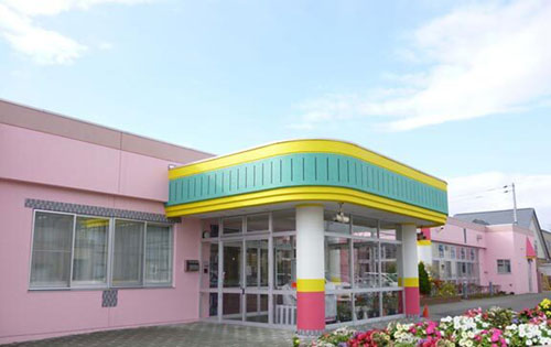アリス認定こども園の外観写真