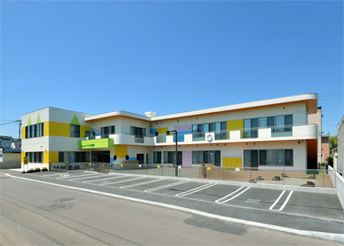 認定こども園つくし保育園の外観写真