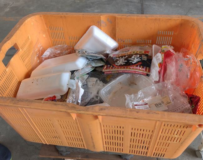 1の補足 洗えばプラ容器になるものの写真