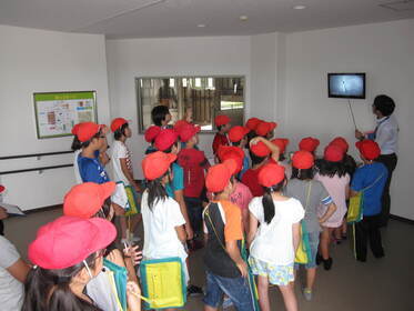 写真 社会科見学の様子2