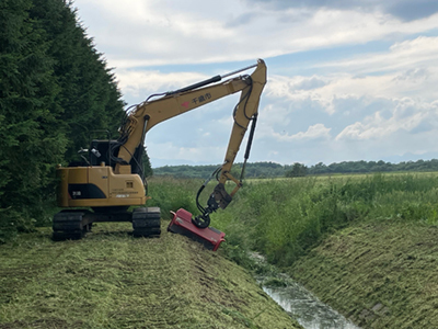 排水路用草刈機の写真