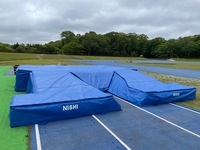 写真 棒高跳びマット