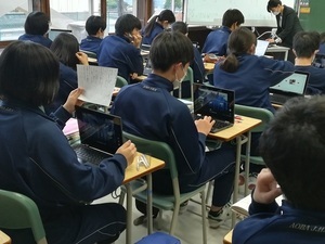 ICT機器の活用のようす3