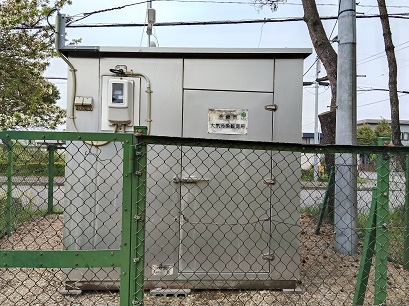 大気測定局の全景写真です。