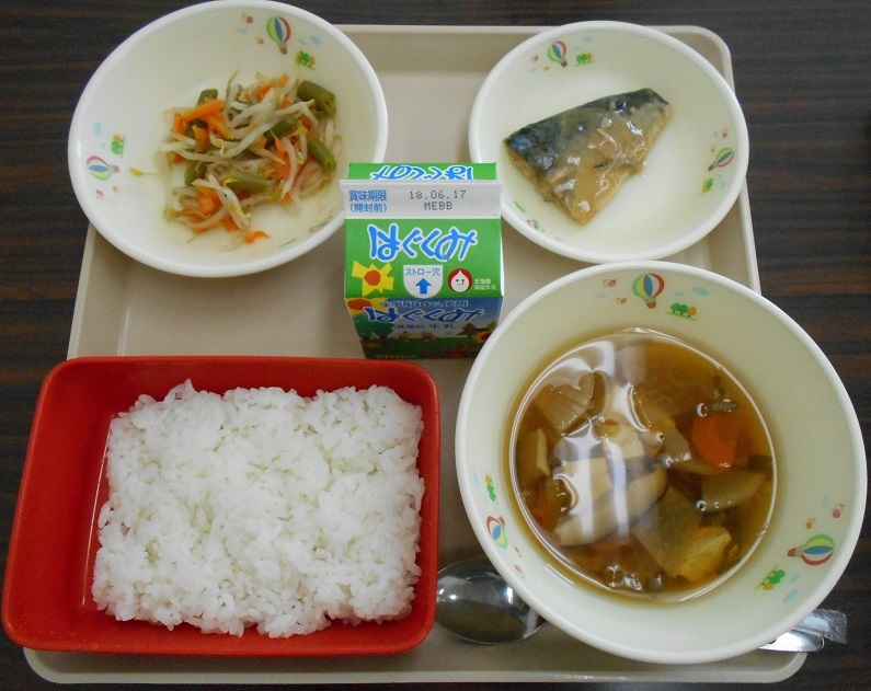 給食の写真