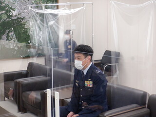 02-01特別航空輸送隊司令 山田眞也1佐による表敬.JPG