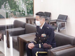 09-01第1高射特科団長 貴島康二陸将補による表敬.JPG