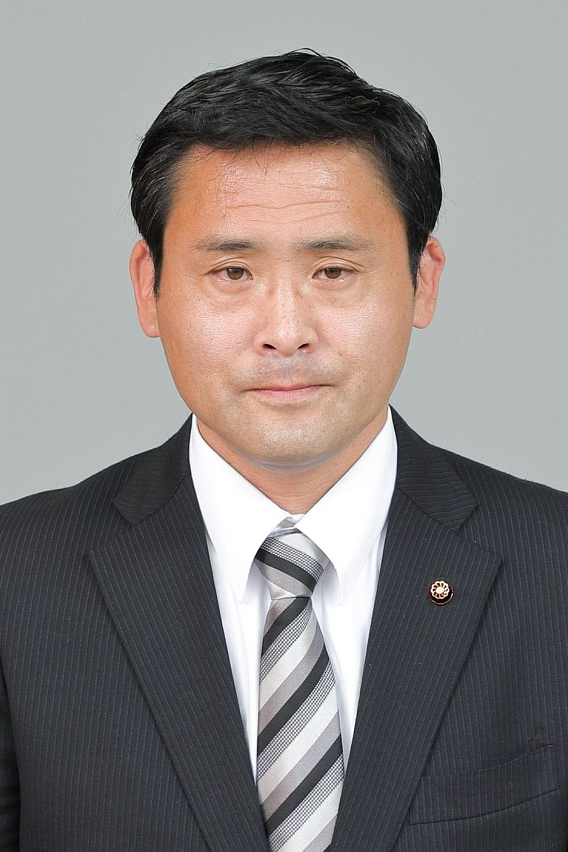 3.6.1丸山議員バッチ2.png