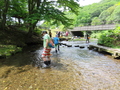 川の石を集める（R6名水ふれあい公園）
