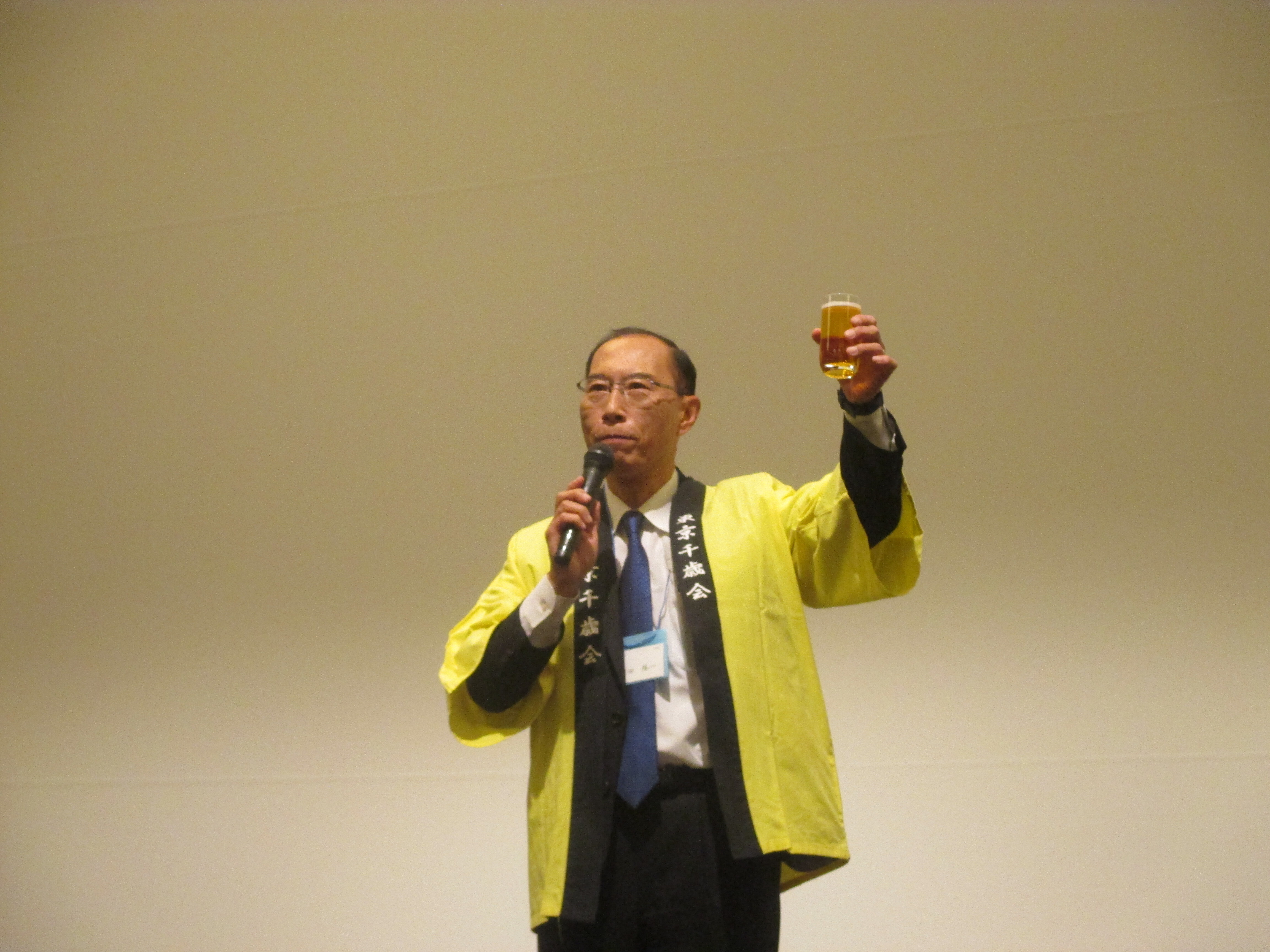 R7_横田市長乾杯.JPG