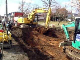 工事写真（土を掘ります）