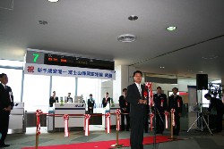 地元代表として山口千歳市長があいさつ