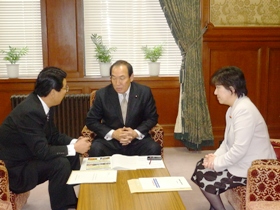 小林衆議院議員同行のもと生方民主党副幹事長と面談