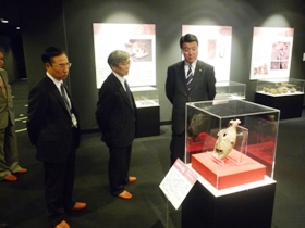 展示品(動物形土製仮面など)
