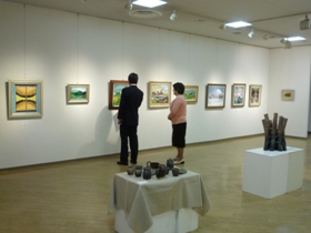 会場には陶芸などの作品も