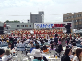 スカイ・ビア＆ＹＯＳＡＫＯＩ祭のようす