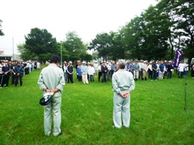 開会式会場のグリーンベルトにお集まりいただいた参加者のみなさん