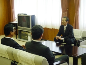 北海道防衛局  天野管理部長