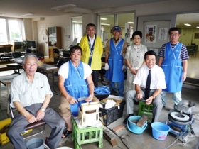 包丁研ぎコーナーのみなさんと記念撮影