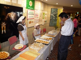 野菜ジャムの試食コーナー