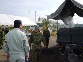 炊出訓練（陸上自衛隊による給食車での炊き出し）