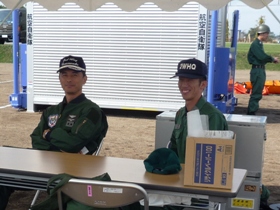 第２航空団司令兼千歳基地司令  武藤茂樹空将補もご出席いただきました。右側は辰巳優介副官です。