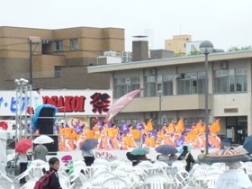 おまつりを飾るよさこいチーム