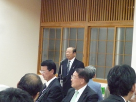 力示千歳市社会福祉協議会会長万歳三唱