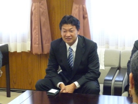 白老町  戸田安彦町長1