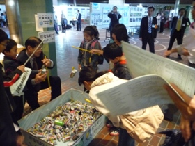 人気の貯金缶釣り