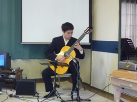 竹形貴之さんのギター演奏会