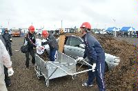 土砂に埋まった車両からの救出