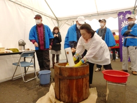 餅つきの様子