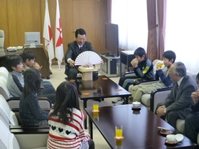 高台町内会子ども会鏡餅の贈呈2