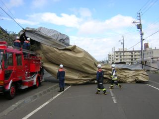 市街地  住宅屋根の破損写真