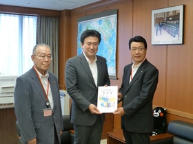 防衛施設周辺整備の市単独要望（木原稔防衛大臣政務官）
