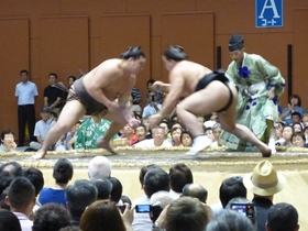 白鵬と日馬富士の結びの一番