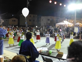 フラダンスと盆踊りのコラボレーション