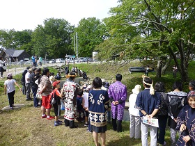 毎年多くの見学者が訪れます 