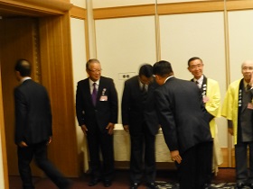 「ふるさと応援団」の皆さまのお見送り