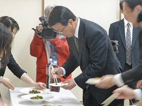 試食の様子